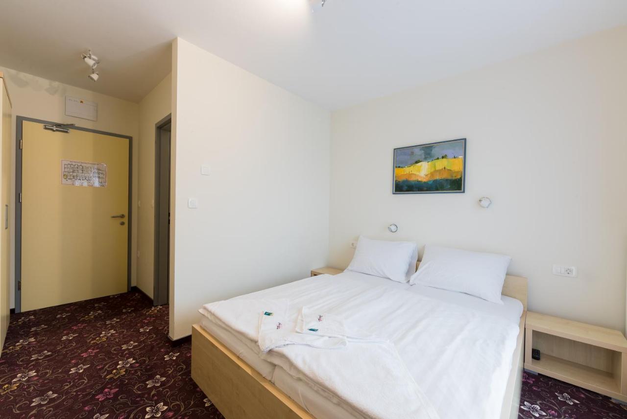 Hotel Jakec Trije Kralji Na Pohorju Zgornja Loznica Exterior foto