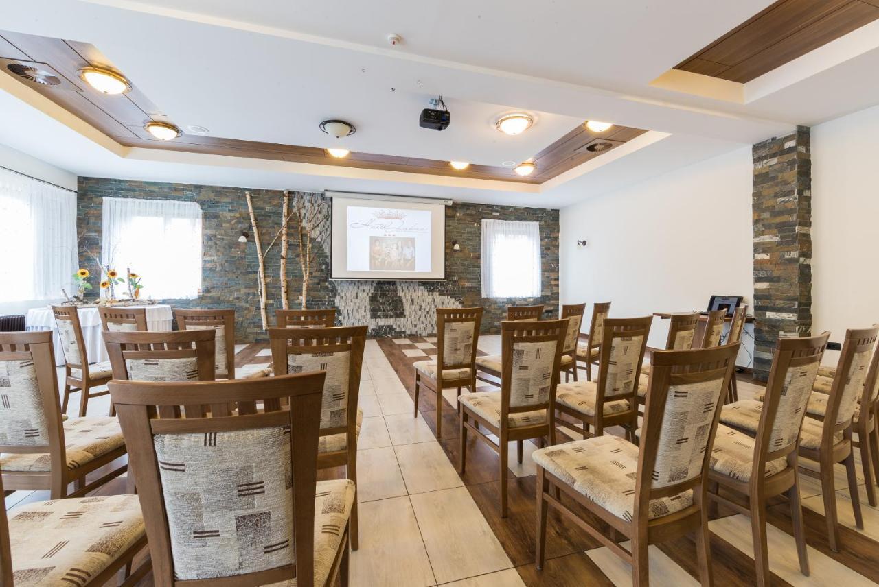 Hotel Jakec Trije Kralji Na Pohorju Zgornja Loznica Exterior foto