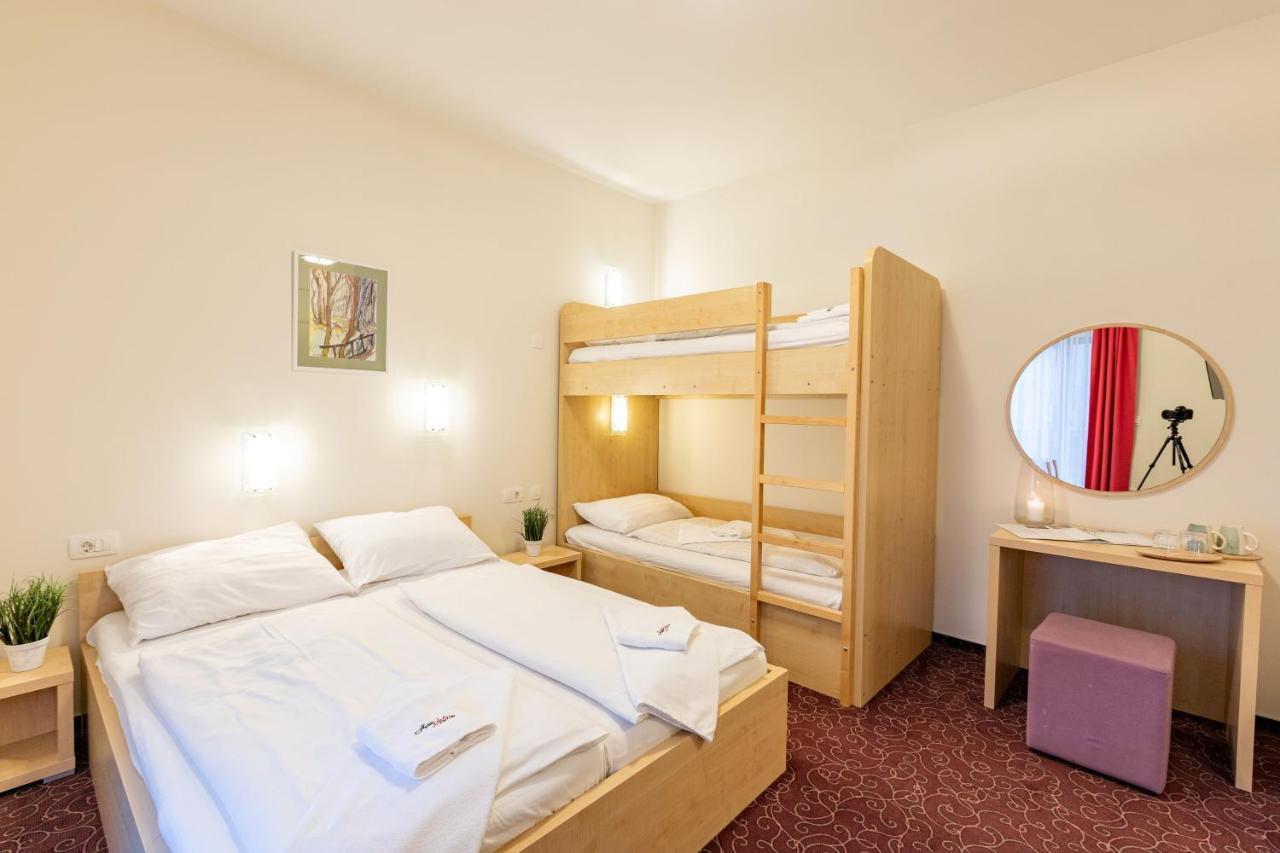 Hotel Jakec Trije Kralji Na Pohorju Zgornja Loznica Exterior foto